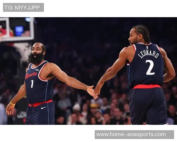 快船与灰熊激战正酣球迷期待精彩对决与逆转时刻